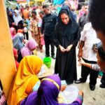 Bupati Memborong Jualan di Waibua-bua dan Pasar Ikan Desa Bajo